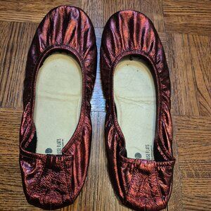 Cranberry Foil Storehouse Flats Size 12